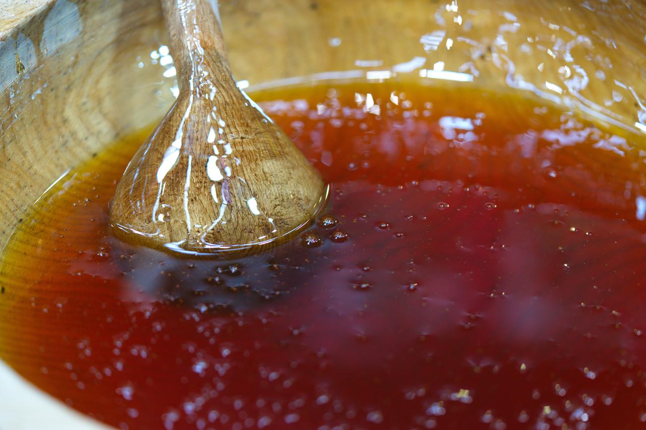 Anzer honey, a prized delicacy from Rize’s highlands, celebrated for its exceptional taste and natural richness. (Adobe Stock Photo)
