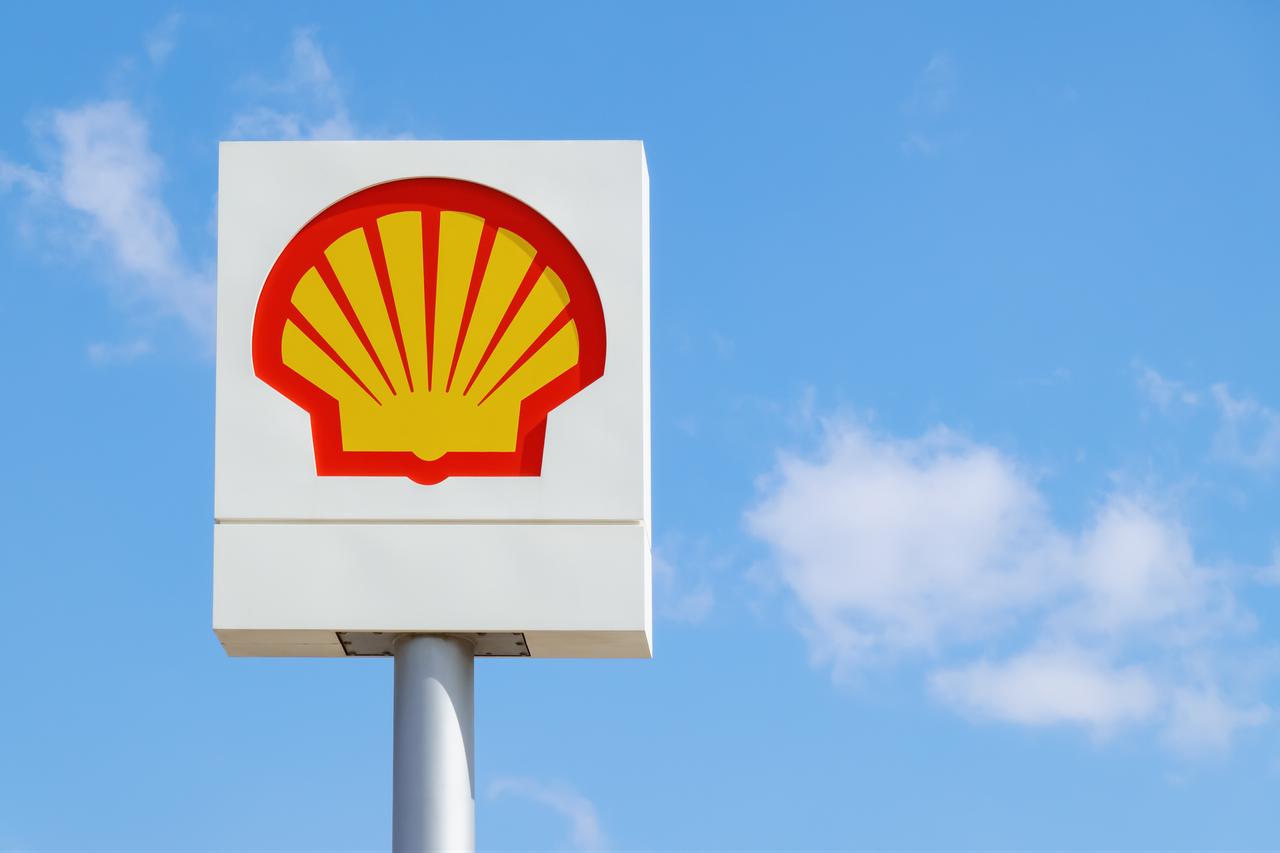 Shell Petroleum Company logo on a billboard against a blue sky in Isparta, Türkiye, May 18, 2023. (Adobe Stock Photo)