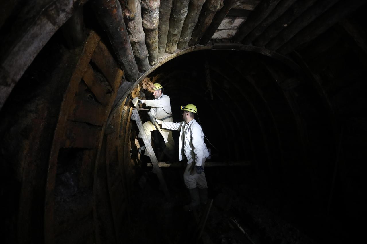 Miners work underground to extract hard coal in Zonguldak, Türkiye, June 14, 2025. (AA Photo)