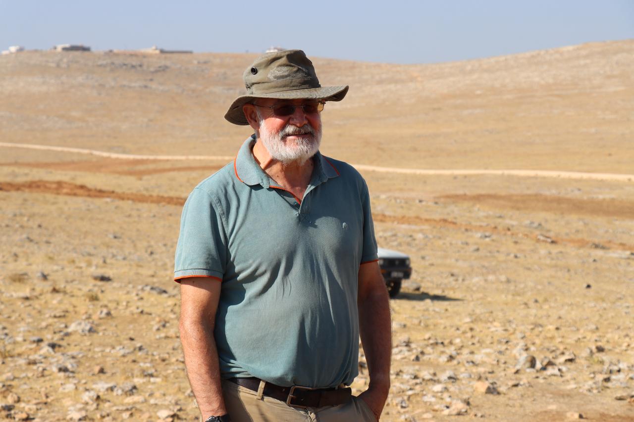 Douglas Baird, a British archaeologist from the University of Liverpool, at the Mendik Tepe excavation site in Sanliurfa, Türkiye, Sept. 11, 2025. (AA Photo)