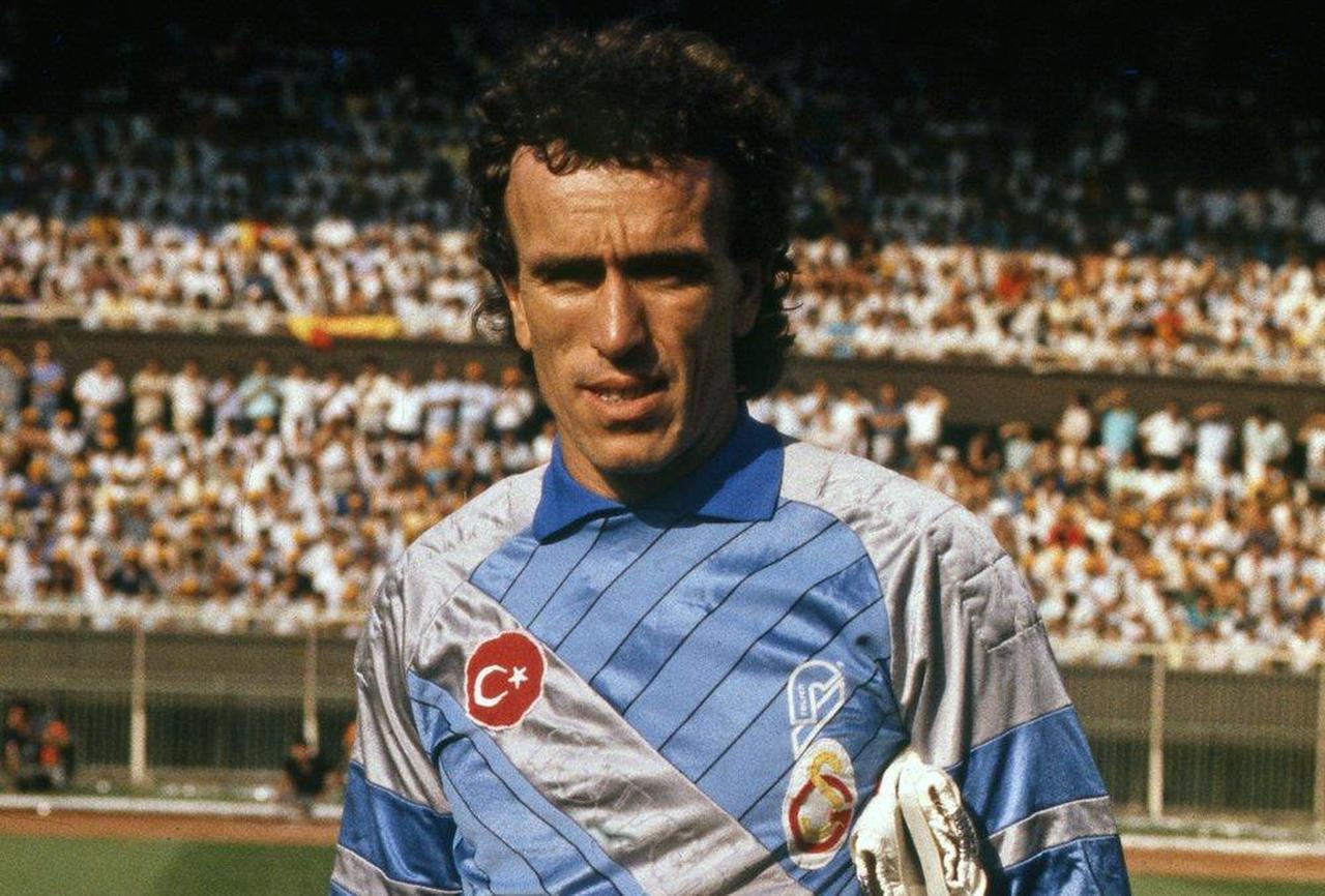 Yugoslavian goalkeeper Zoran Simovic during his time at Galatasaray in the 1980s. (Photo via T24)
