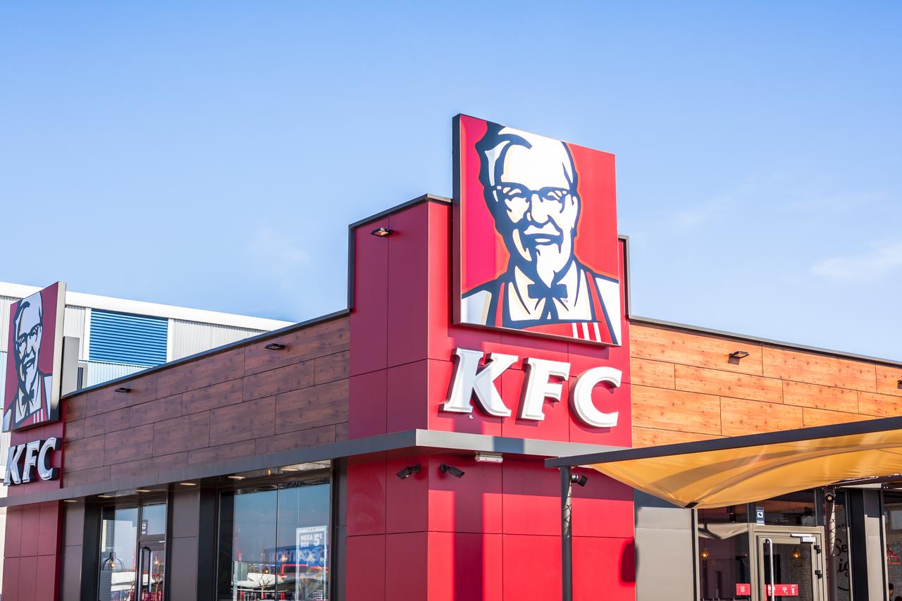 How KFC and Pizza Hut shut down 537 restaurants in Türkiye after franchise fallout, photo taken in Sagunto, Spain, February 8, 2019. (Adobe Stock Photo)