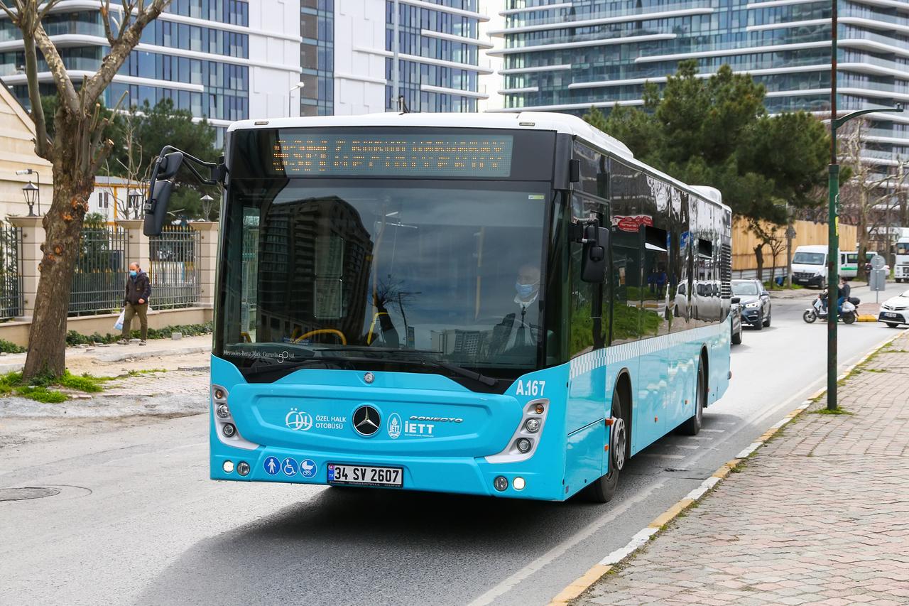 A Mercedes-Benz Turk Conecto urban bus on a city street in Istanbul, Türkiye, February 11, 2021. (Adobe Stock Photo)