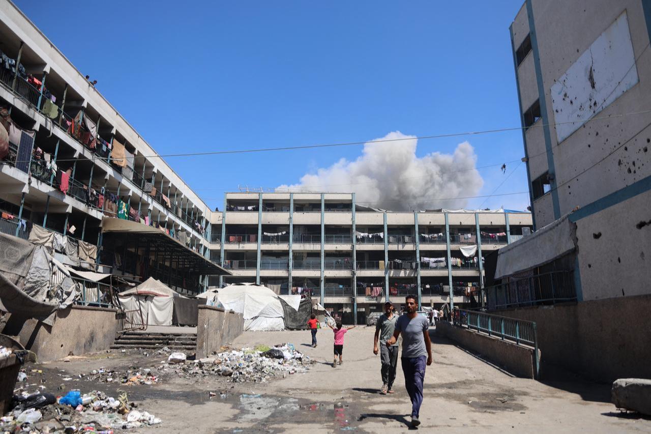 Smoke billows after an Israeli strike on Al-Nassr Street in Gaza City, September 12, 2025. (AFP Photo)
