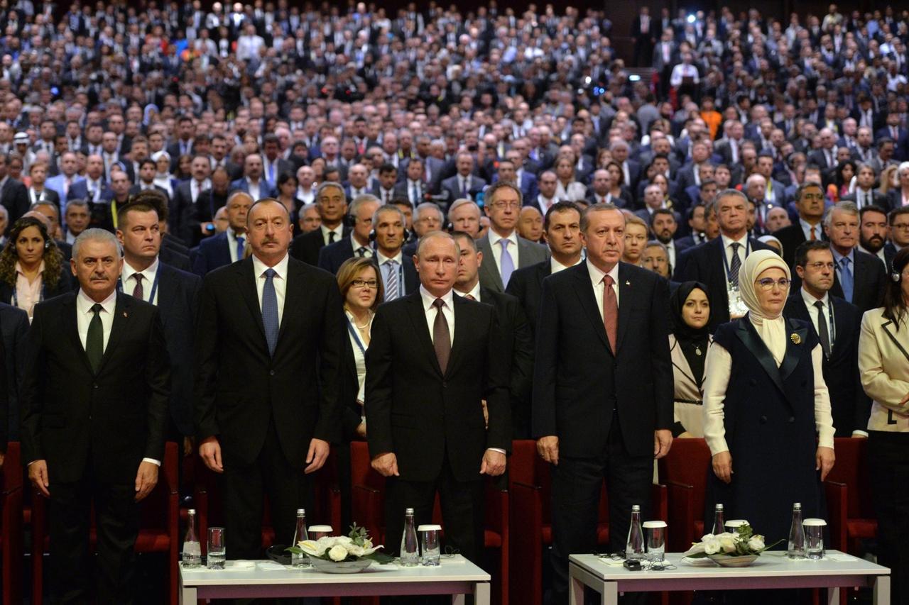 President H. Aliyev (L), V. Putin (C) and R.T. Erdogan (R) at the opening of the special session of the World Energy Congress on October 10, 2016. (AFP Photo)