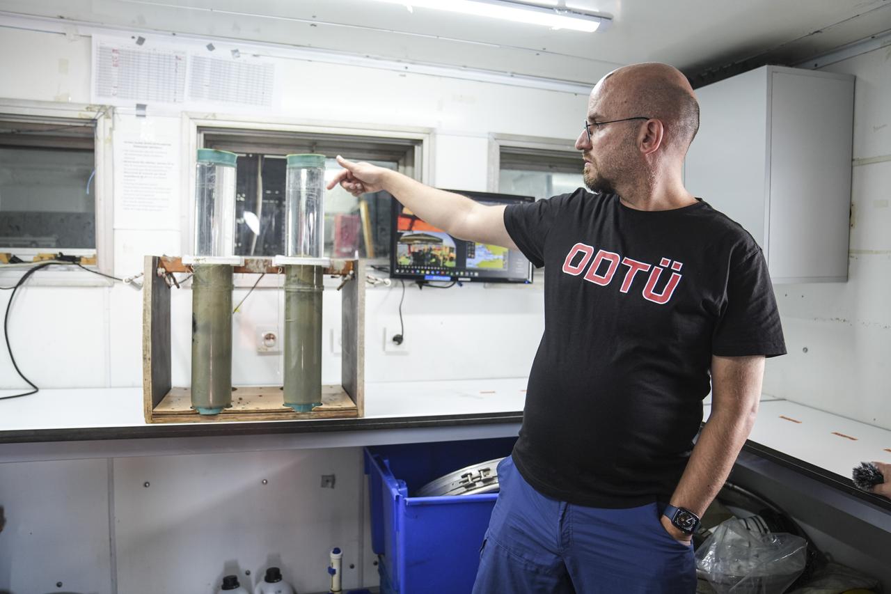 In partnership with Middle East Technical University’s Institute of Marine Sciences, Akdeniz University, Ege University, and Recep Tayyip Erdogan University, the Scientific and Technological Research Council of Türkiye is conducting a project to study the pollution history of the Marmara Sea, Sept. 11, 2025. (AA Photo)