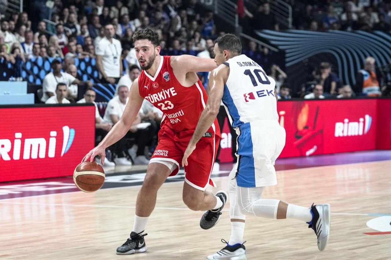 Türkiye's '12 Giant Men' chase first EuroBasket crown in final showdown with Germany
