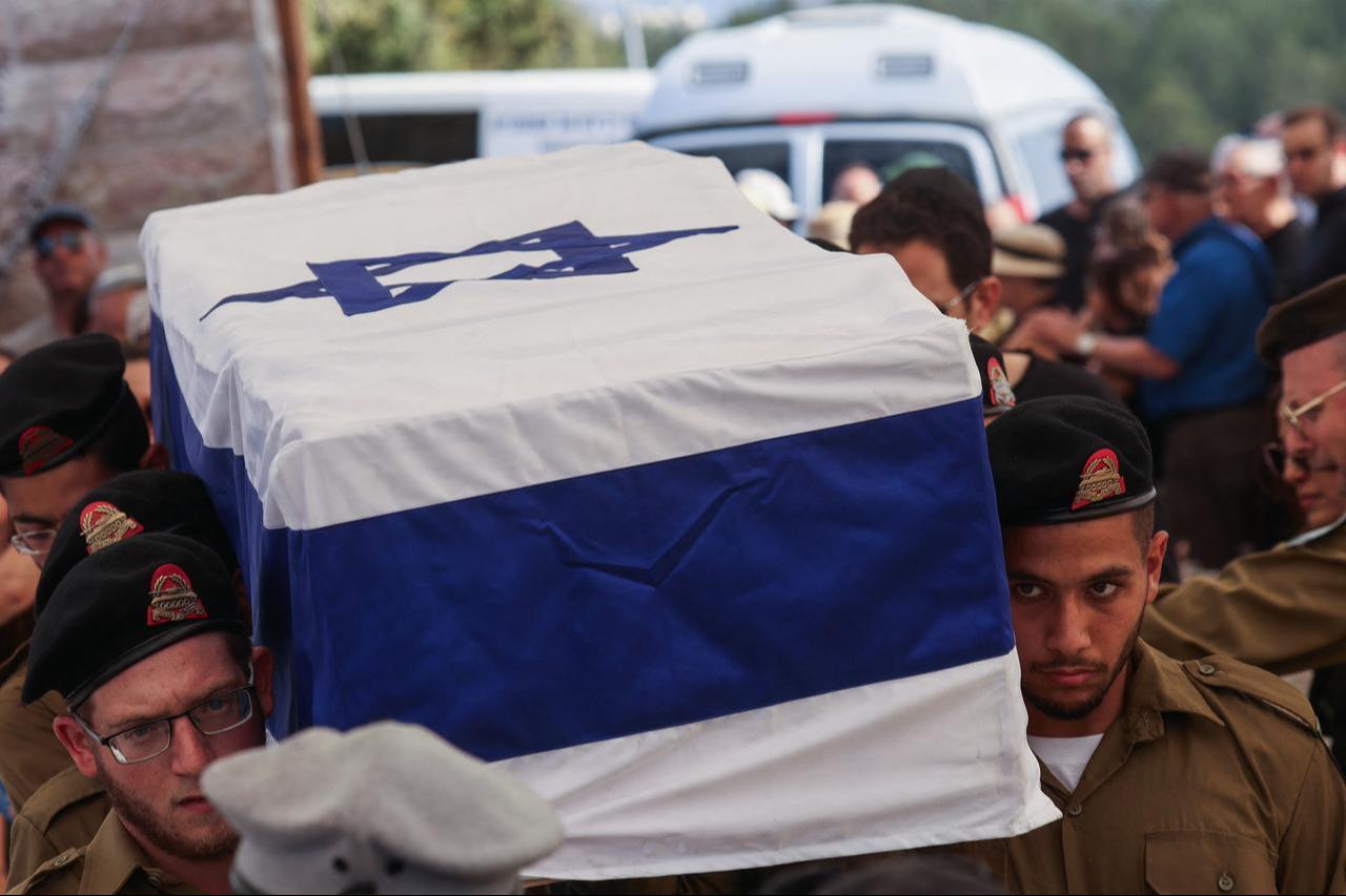 Israeli troops carry the coffin of a soldier who was killed in the Gaza Strip, in the central city of Modiin, September 9, 2025. (AFP Photo)