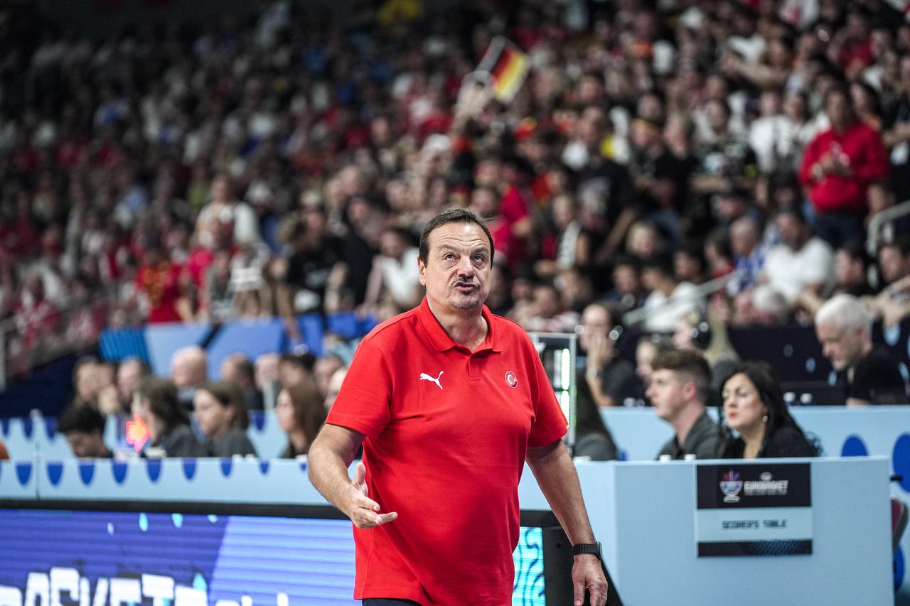 Head Coach of Türkiye Ergin Ataman follows the 2025 European Basketball Championship (EuroBasket 2025) final match between Türkiye and Germany at the Arena Riga in Riga, Latvia on Sep. 14, 2025. (AA Photo)