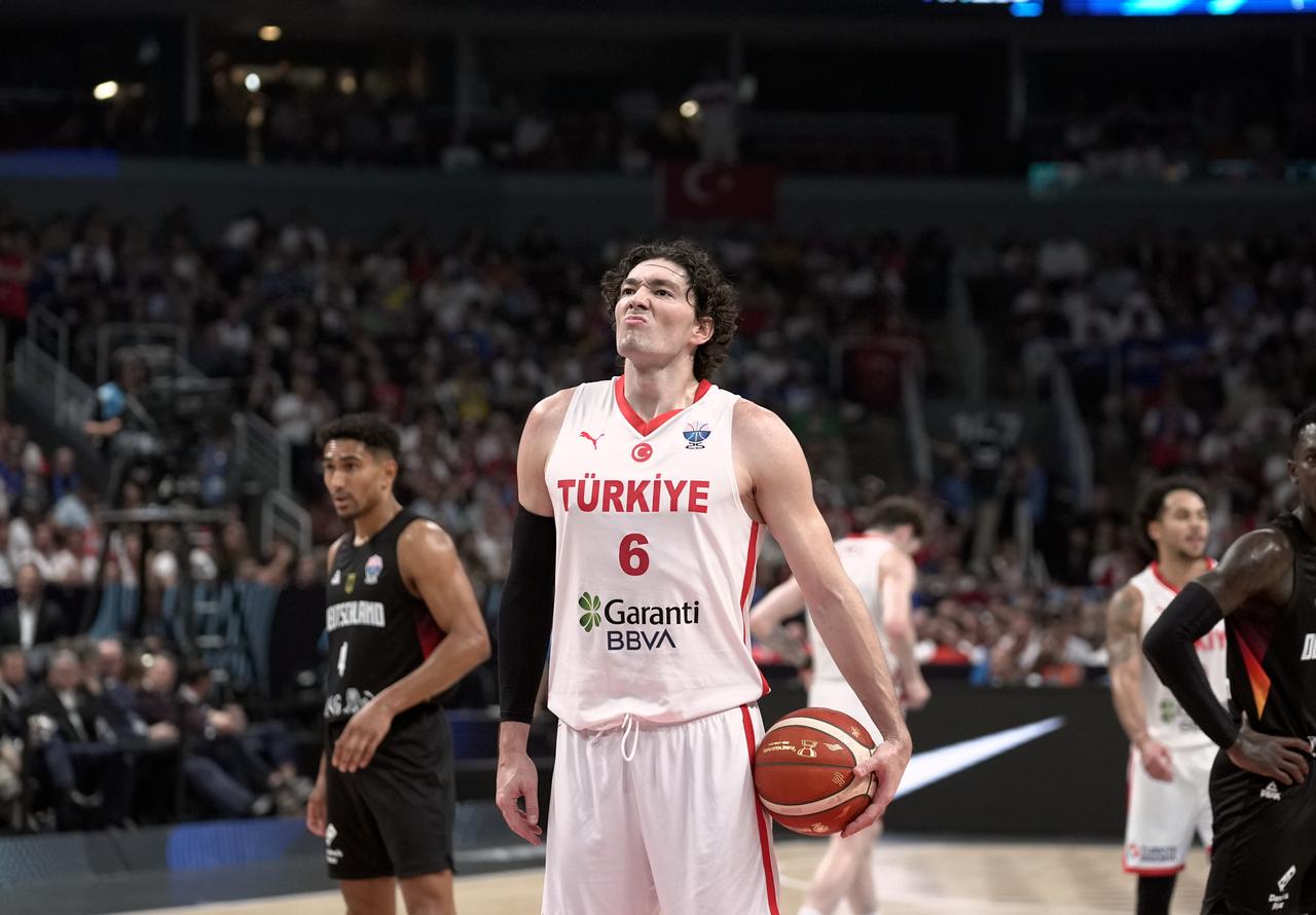 Cedi Osman of Türkiye in action during the 2025 European Basketball Championship (EuroBasket 2025) final match between Türkiye and Germany at the Arena Riga in Riga, Latvia, Sept. 14, 2025. (AA Photo)