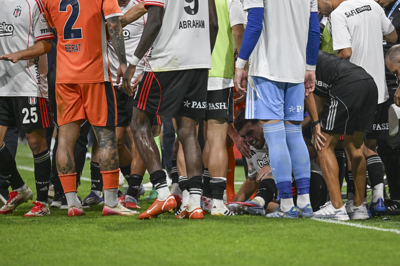 Players of Besiktas and RAMS Basaksehir react after a position during the Turkish Super Lig week 5 football match between Besiktas and RAMS Basaksehir at Tupras Stadium in Istanbul, Türkiye, September 13, 2025.  (AA Photo)
