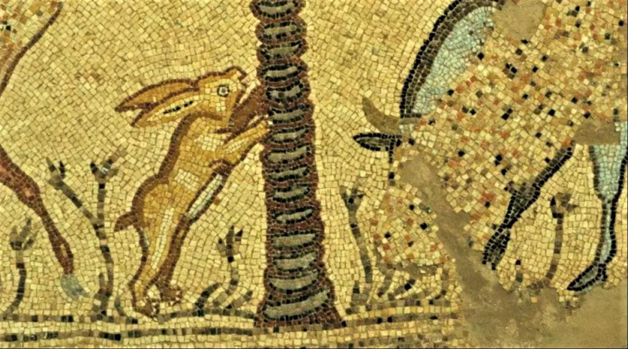 The exhibition “Gaza’s Rescued Treasures” showcases over 5,000 years of Gaza’s cultural and archaeological history (Photo via imarabe.org).