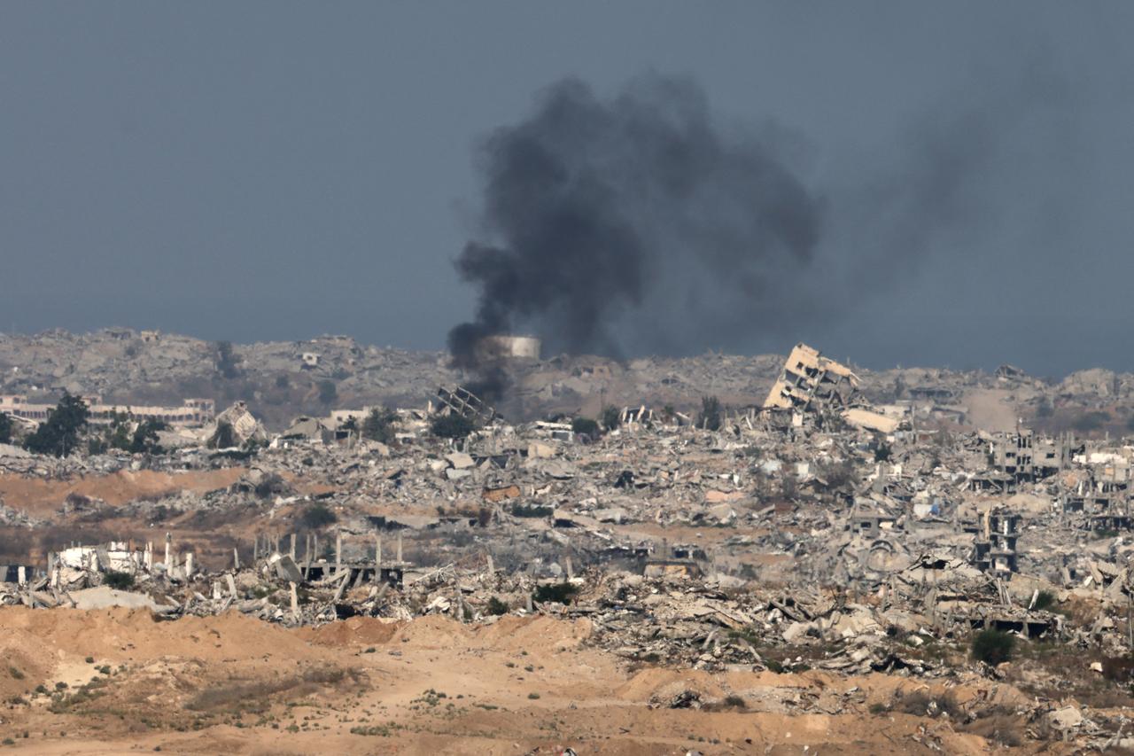 This picture taken from a position at Israel's border with the Gaza Strip shows smoke billowing amid Israeli bombardment of the besieged Palestinian territory, September 16, 2025. (AFP Photo)