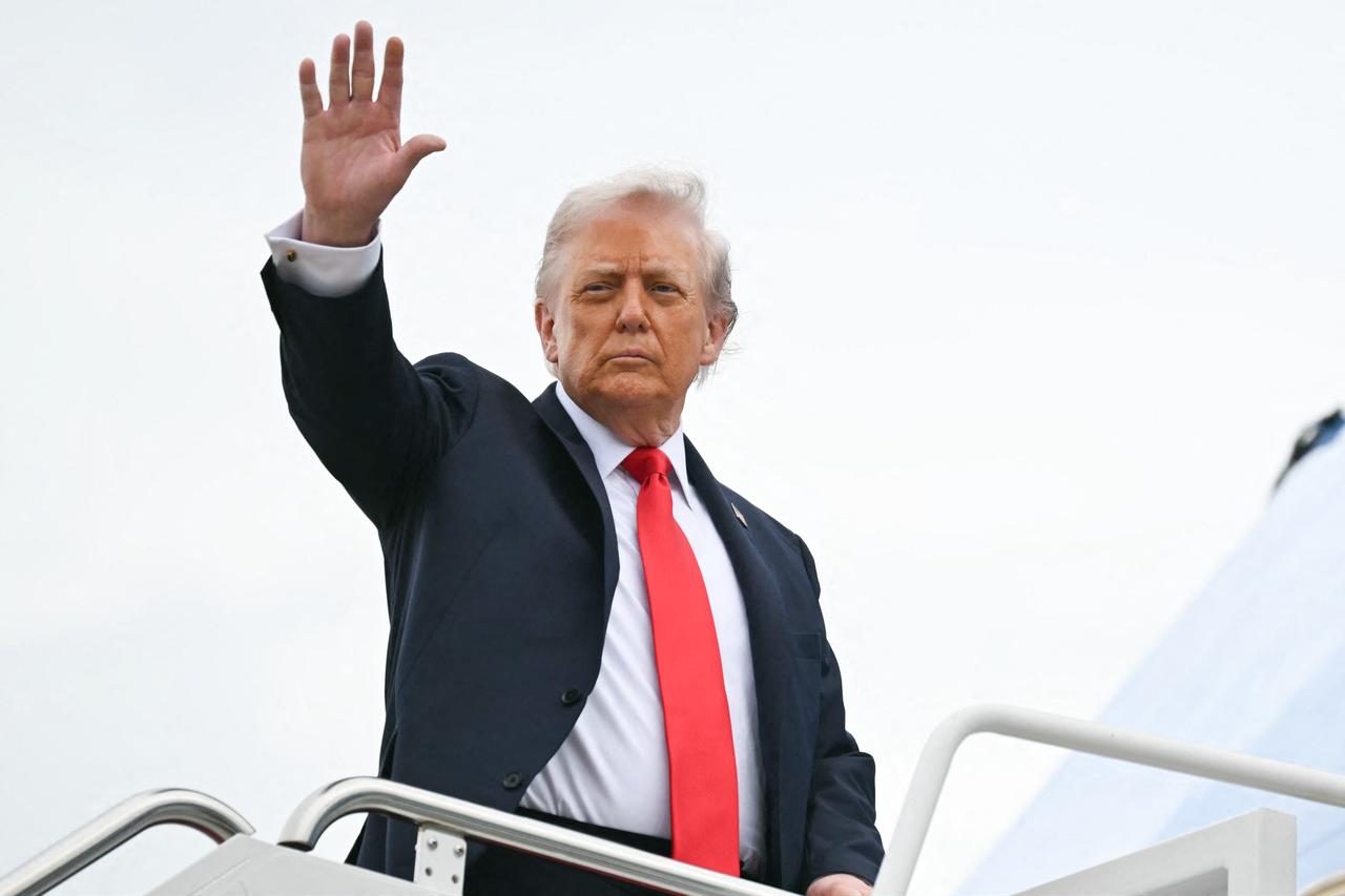 Trump avoids clear position on Israel's ground invasion of Gaza City Image