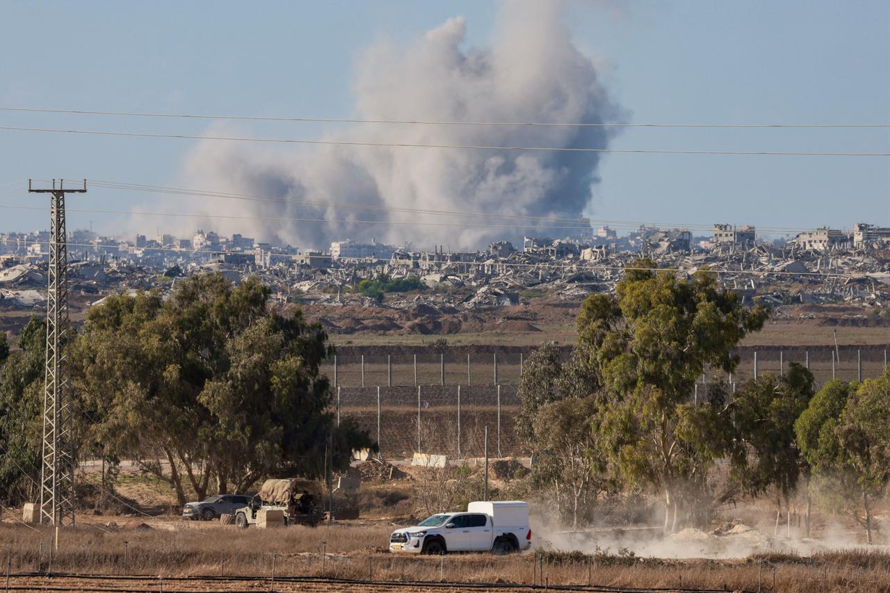 This picture taken from a position at Israel's border with the Gaza Strip shows smoke billowing amid Israeli bombardment of besieged Palestinian territory, Sept. 16, 2025. (AFP Photo)