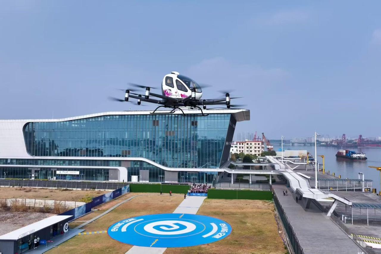 Chinese Xpeng flying cars crash mid-air ahead of market launch