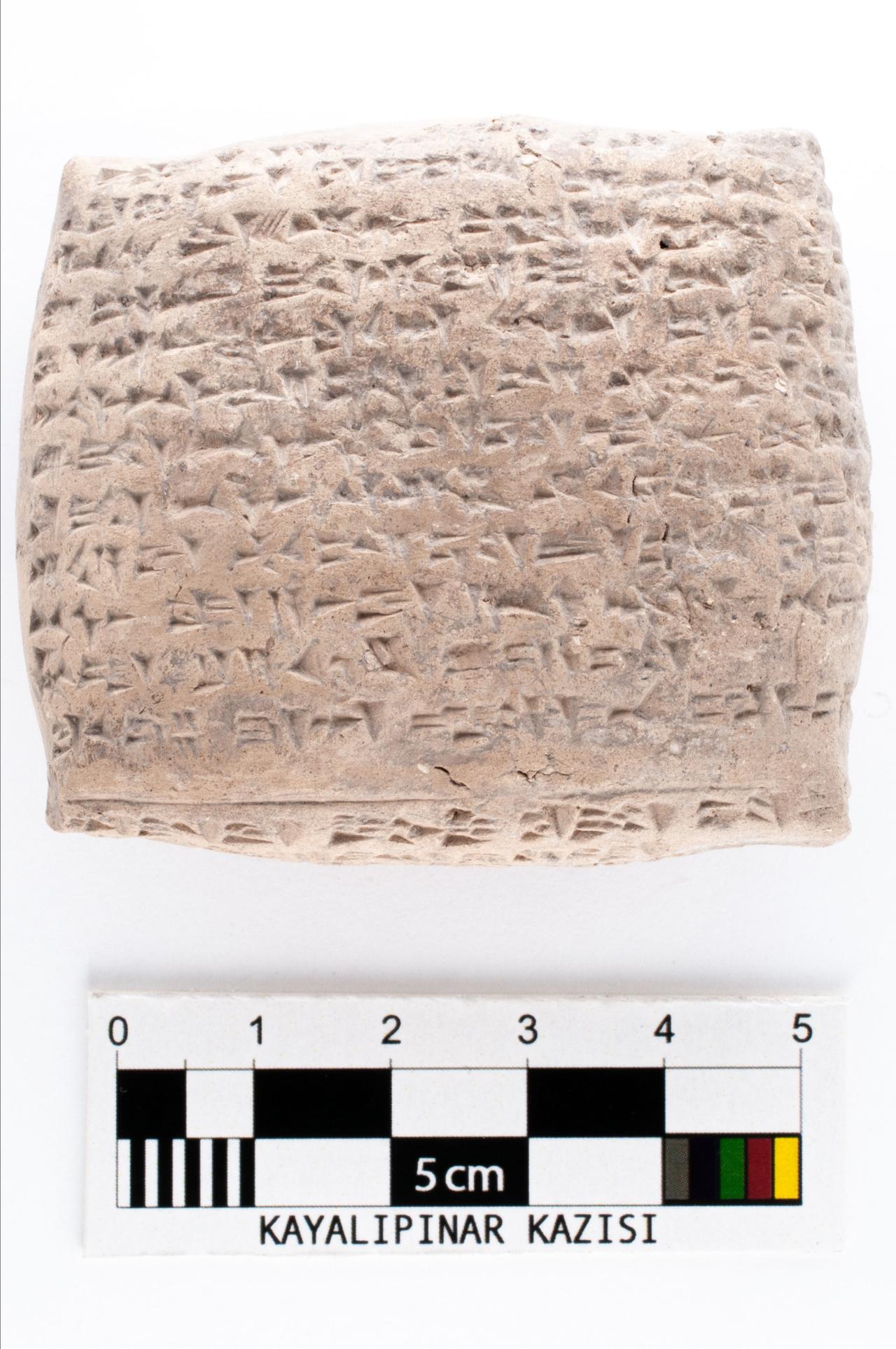 A Hittite cuneiform tablet discovered at the Kayalipinar excavations in Sivas, Türkiye, Sept. 16, 2025. (AA Photo)
