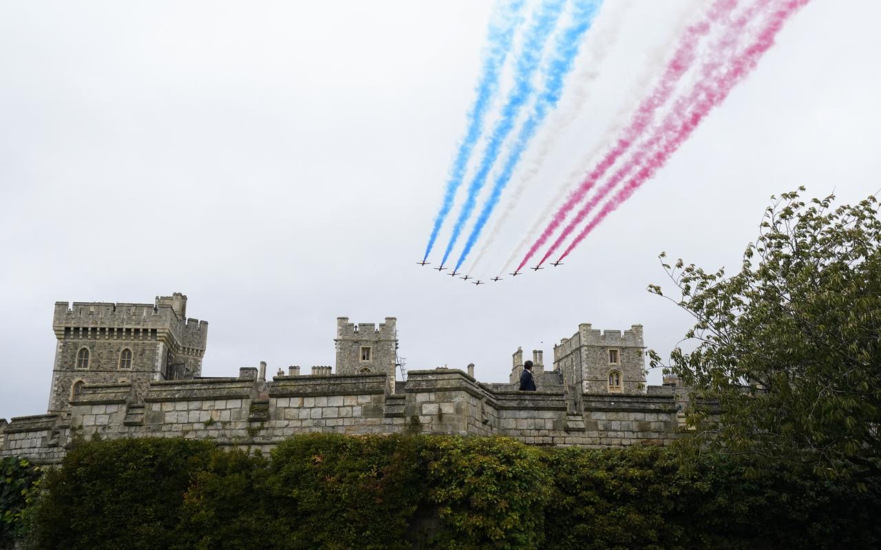 The Red Arrows aerobatic display team fly past over a Beating Retreat, at Windsor Castle, in Windsor, on Sep. 17, 2025. (AFP Photo)