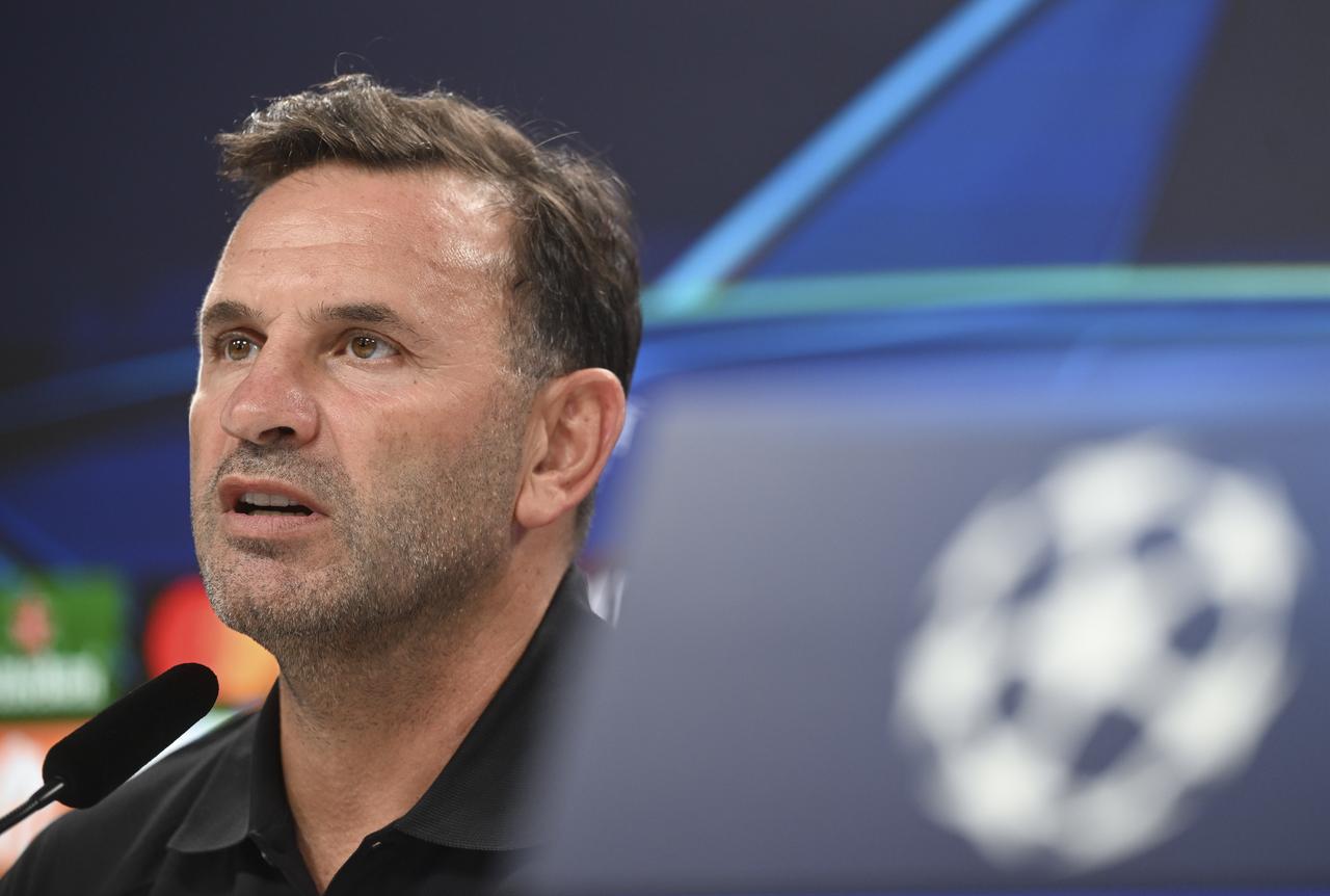 Head coach Okan Buruk of Galatasaray makes a speech as he holds a press conference with his player Kaan Ayhan (not seen) at Deutsche Bank Park in Frankfurt, Germany on September 17, 2025. (AA Photo)