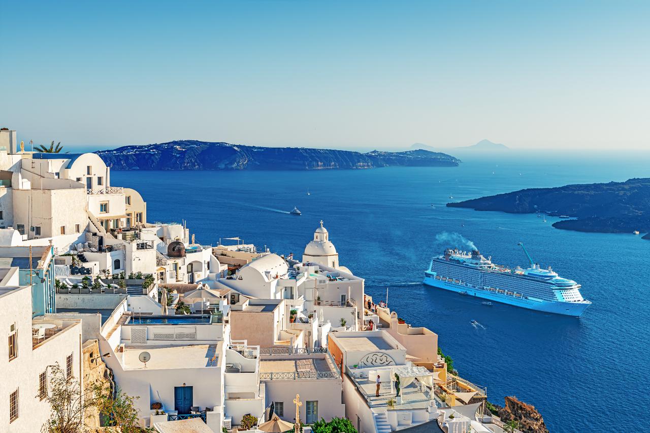 Greece fines tourist boats in Kos, Santorini after 75% found in tax violation Image