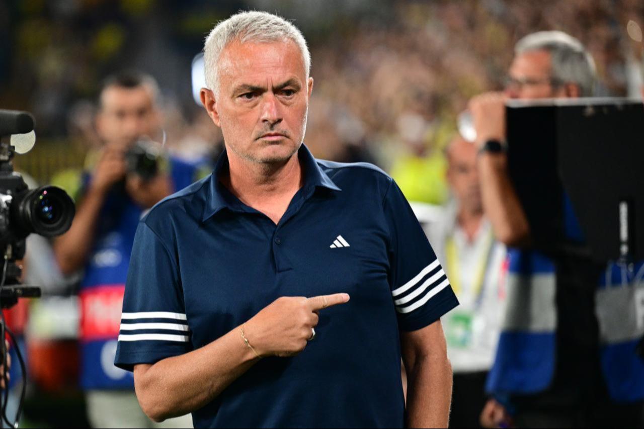 Fenerbahce Head Coach Jose Mourinho follows the UEFA Champions League play-off round match between Fenerbahce and Benfica, at Chobani Stadium in Istanbul, Türkiye, Aug. 20, 2025. (AA Photo)