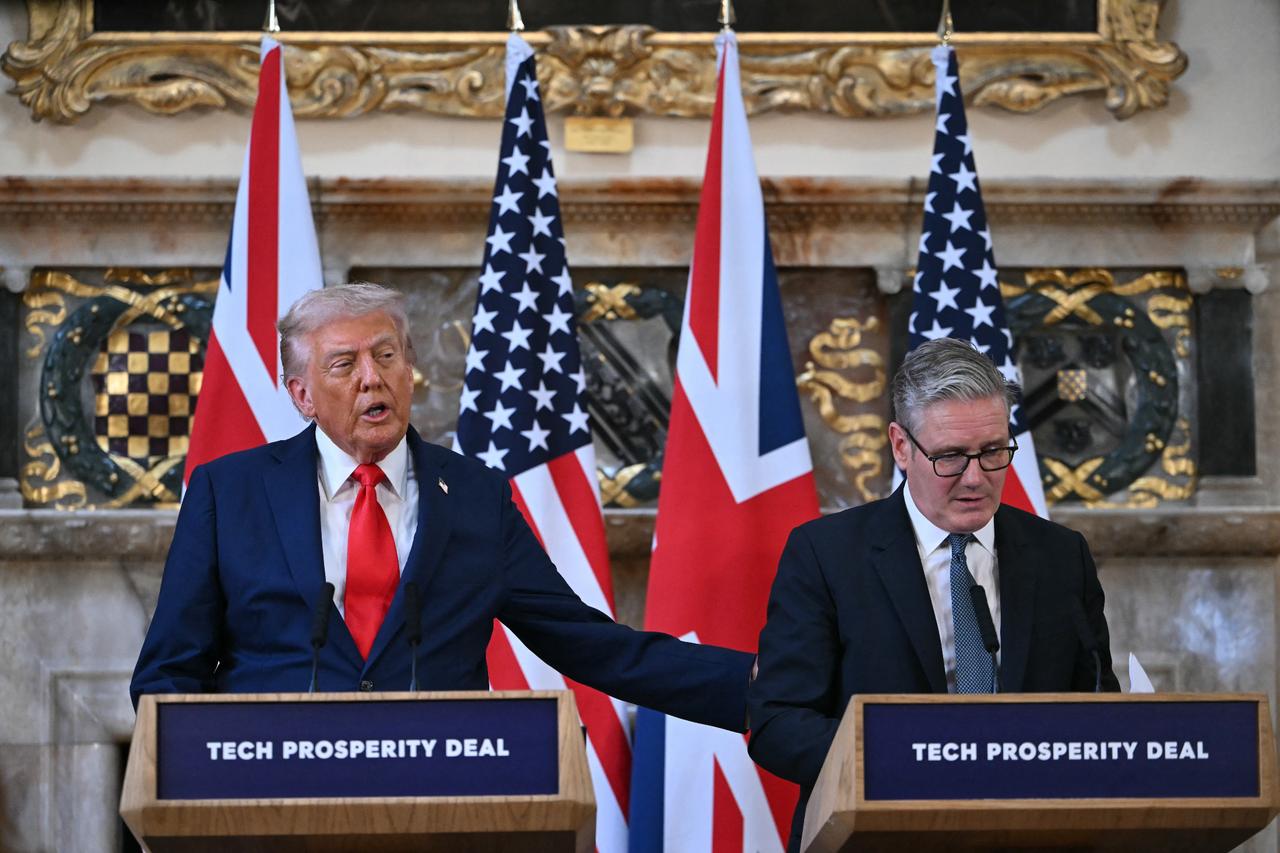 Key moments from Trump's carefully choreographed return to Britain Image