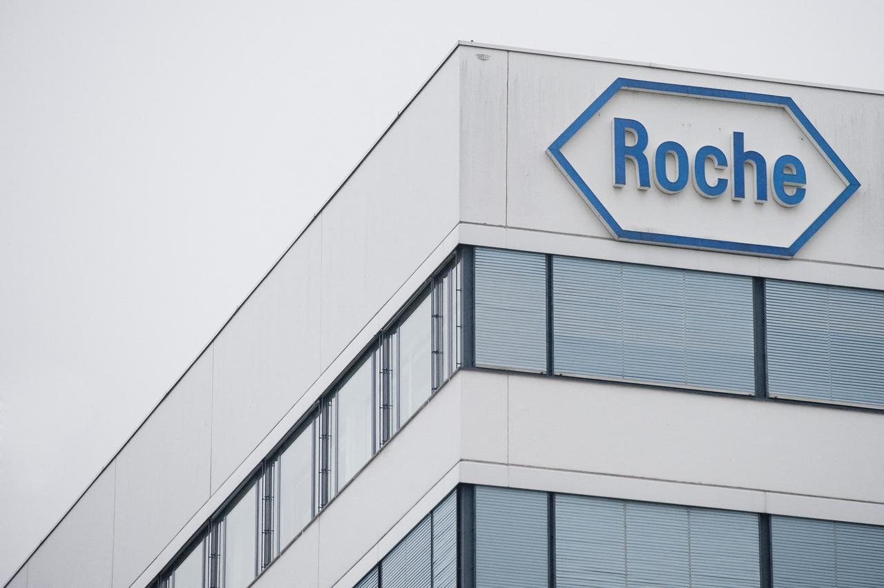 File photo shows the logo of Swiss pharmaceutical giant Roche in Basel, Switzerland, February 1, 2012. (AFP Photo)