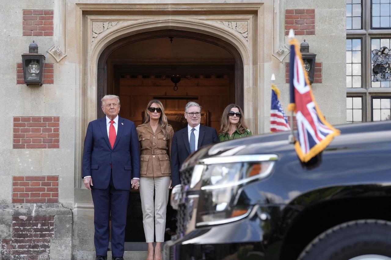 Trump urges Britain to consider military action against Channel migrant crossings