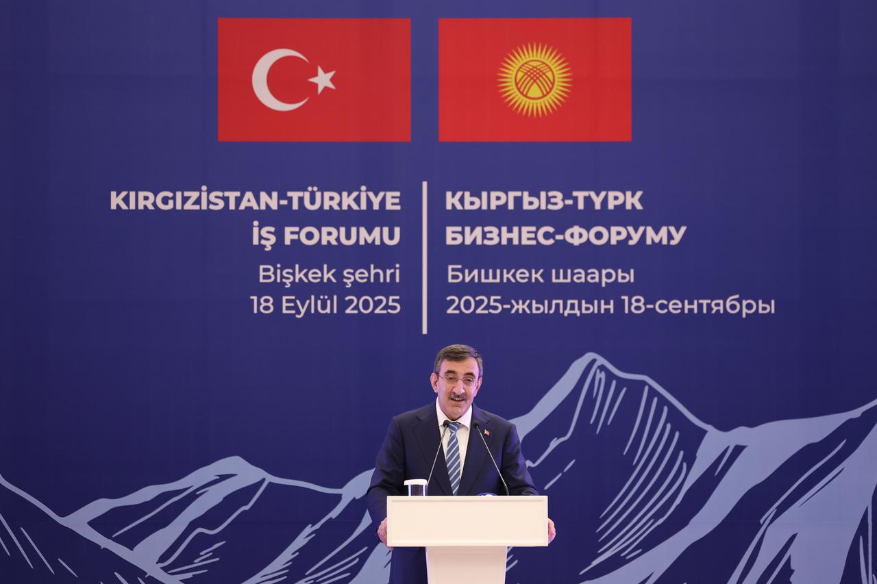 Turkish Vice President Cevdet Yilmaz and Kyrgyz Prime Minister Adylbek Kasymaliev attend the Kyrgyzstan-Türkiye Business Forum in Bishkek, Kyrgyzstan on Sept. 18, 2025. (AA Photo)