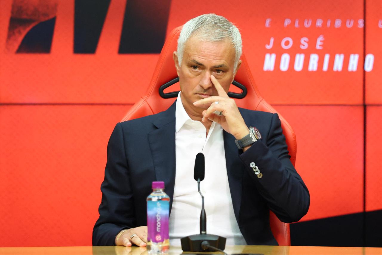 Portuguese coach Jose Mourinho attends a press conference during his official presentation as new Benfica coach at the Benfica Campus training center in Seixal, on the outskirts of Lisbon, September 18, 2025. (AFP Photo)