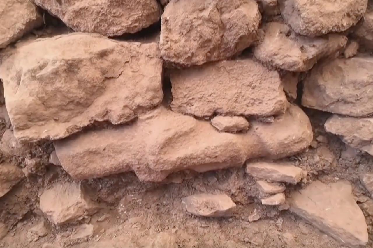 Life-size statue embedded in Gobeklitepe wall offers clues to 12,000-year-old rituals Image
