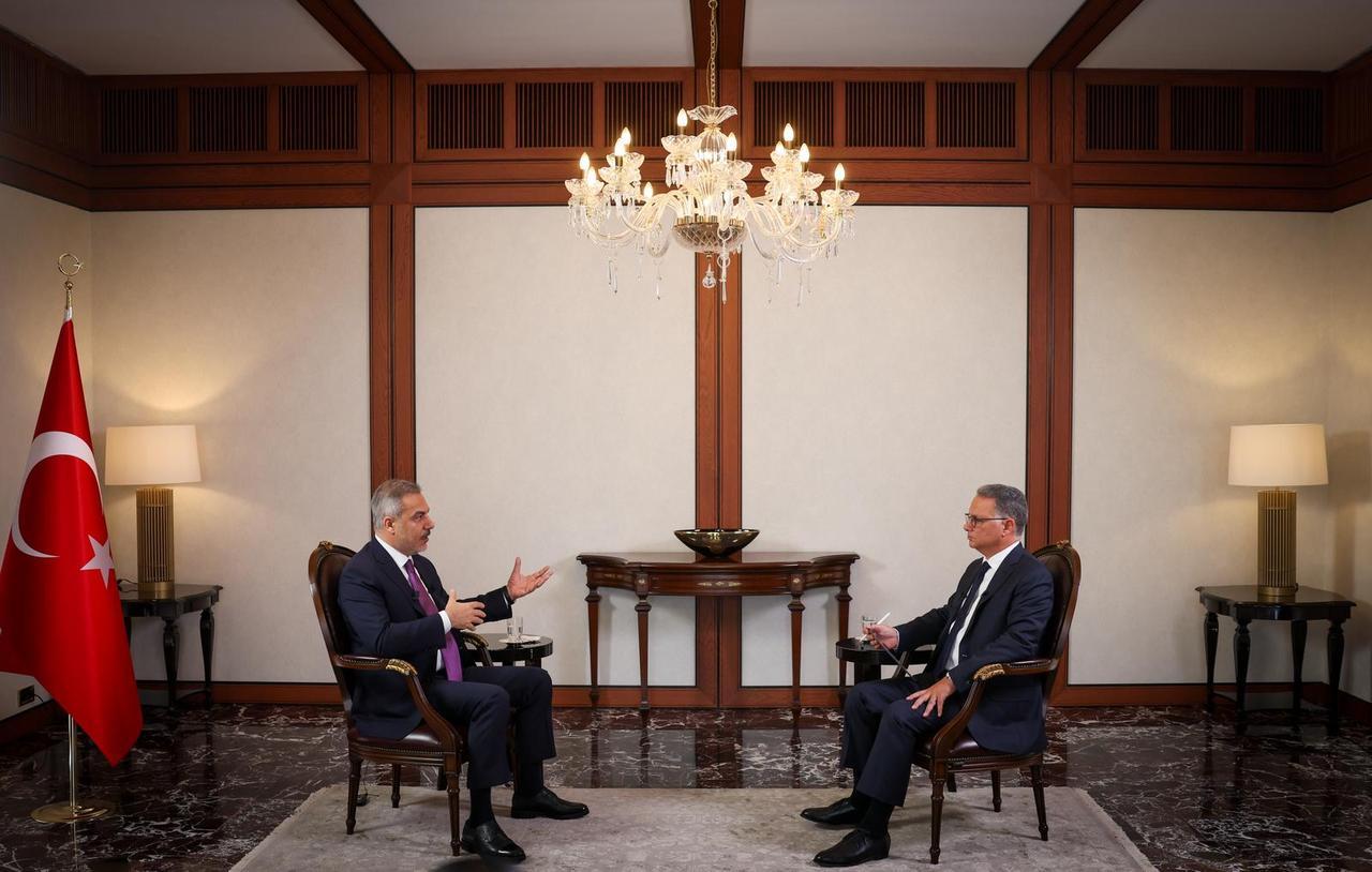 Turkish Foreign Minister Hakan Fidan (L) attends an interview by Sherif Amer on a program aired on Egypt’s MBC MASR TV channel, Sept. 18, 2025, in Ankara, Türkiye. (Photo via Turkish Foreign Ministry)