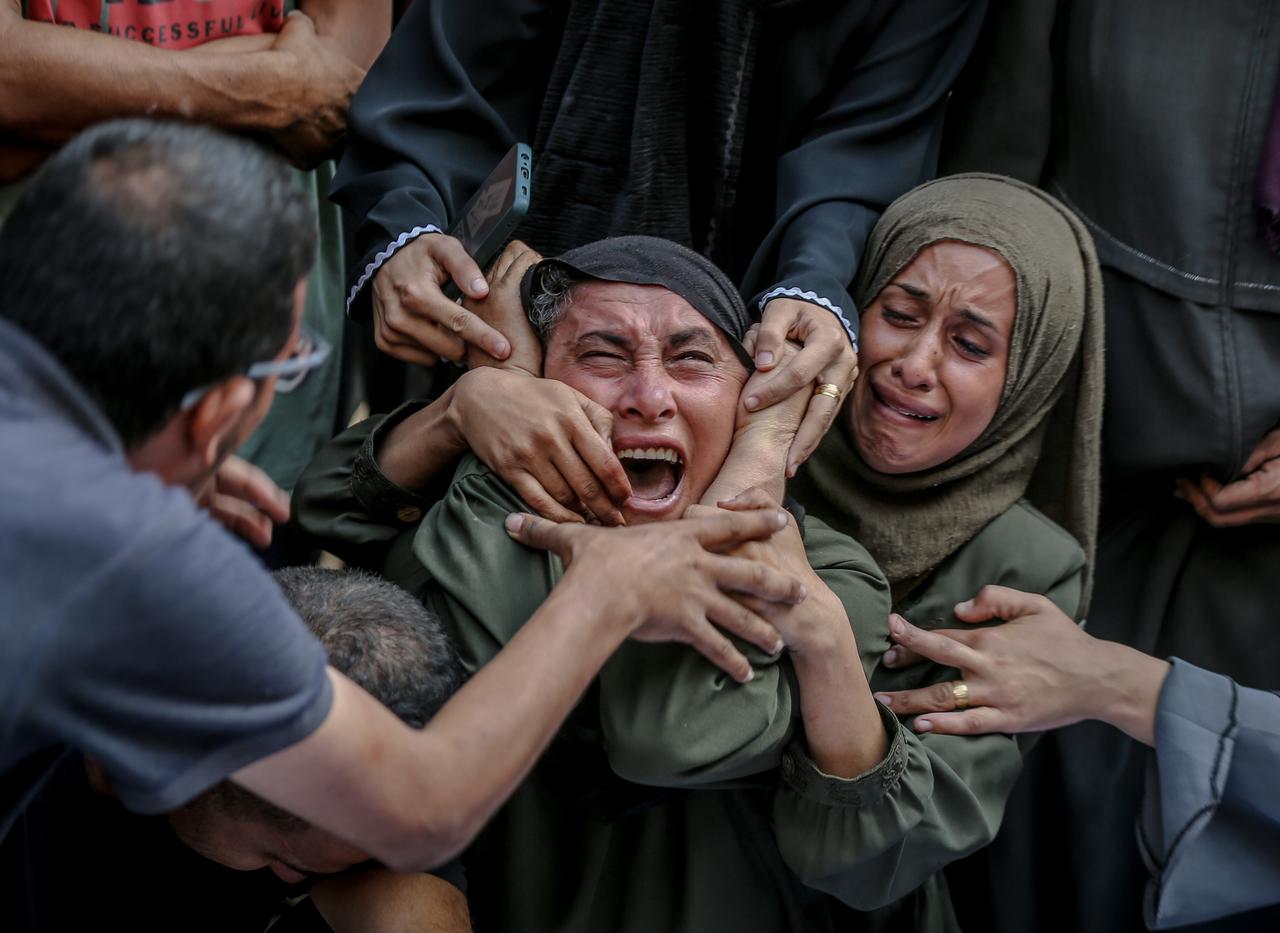 Palestinians mourn their loss after their loved ones killed in Israeli attack on Gaza City, Gaza on Sept. 02, 2025. (AA Photo)