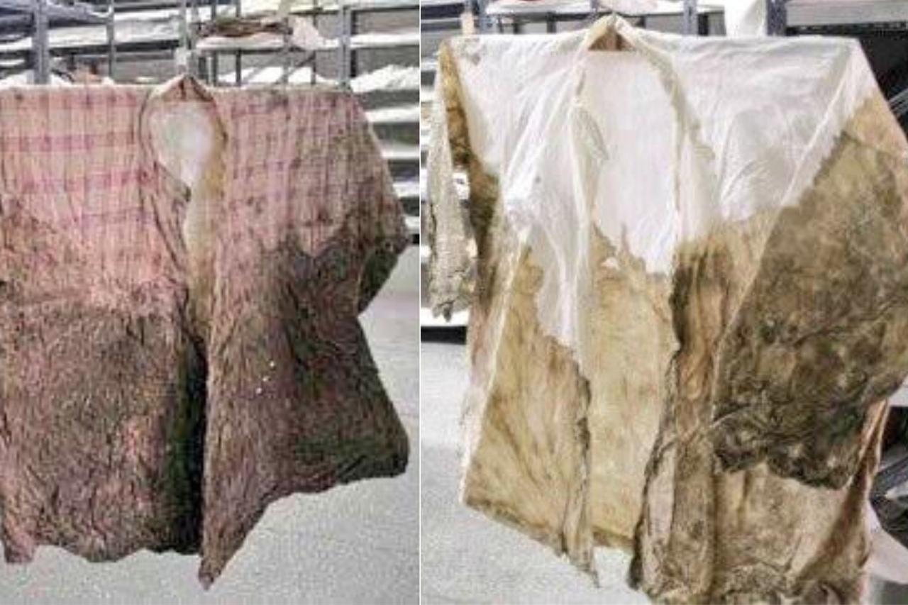 Bloodstained nightshirt and undergarment, believed to have belonged to Sultan Abdulaziz, preserved in the Topkapi Palace archives. (Photos via Vatan)