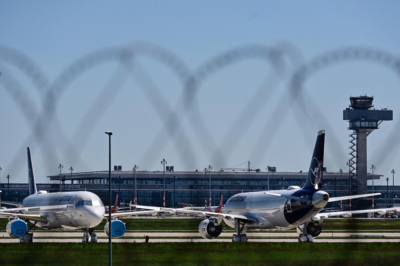 Cyberattacks cause major flight disruptions at Heathrow, Brussels and Berlin airports Image