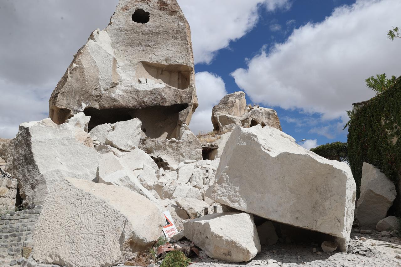 Fairy chimney collapses in Nevsehir's UNESCO World Heritage site Image