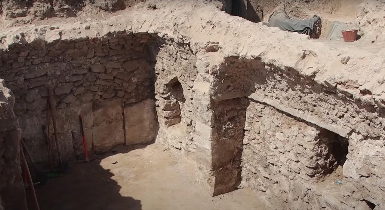 Discovery of the Largest Winged Bull in Assyrian History, Standing 6 Meters Tall, Behind the Prophet Jonah Mosque in Mosul, Iraq, September 19, 2025. (Iraqi News Agency Photo)
