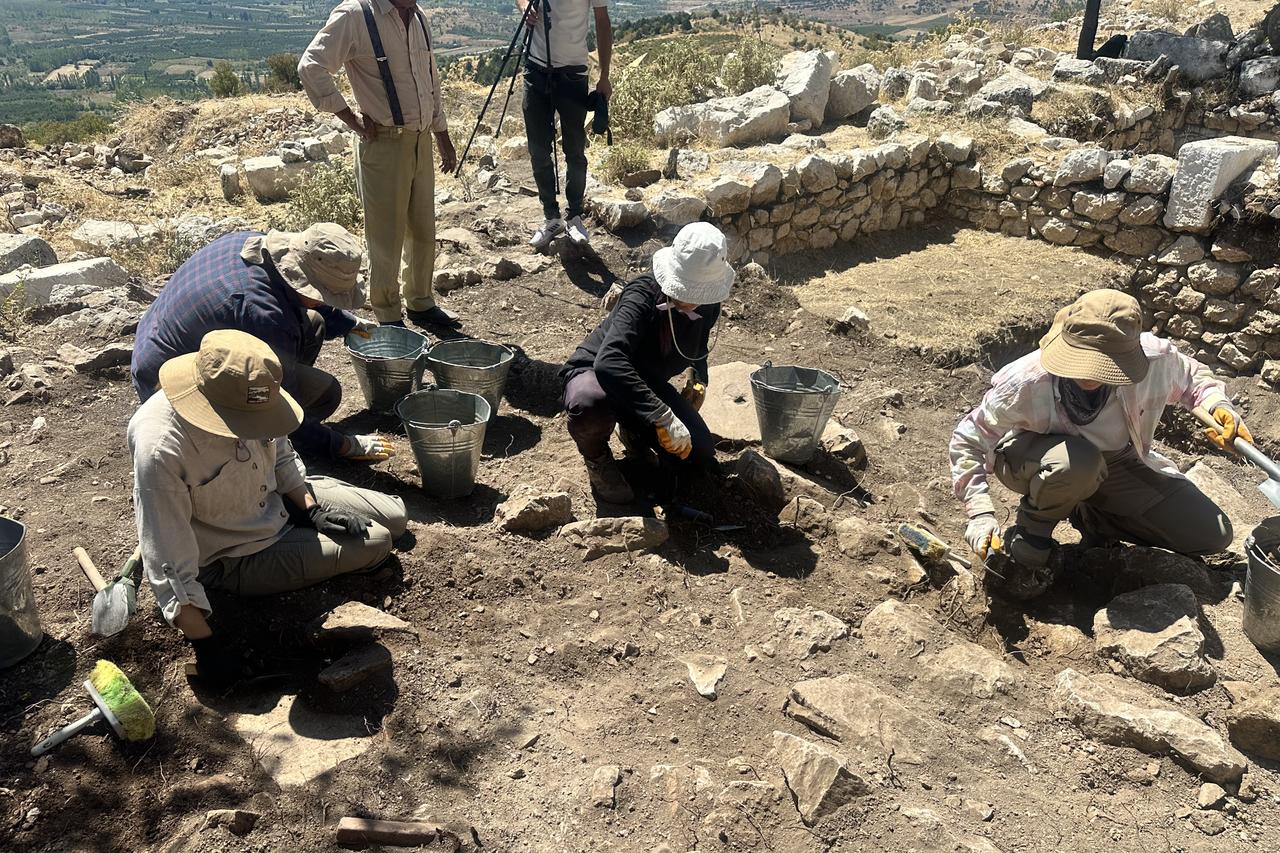 Ancient storage, kitchen discovered in 2,200-year-old Turkish archaeological site Image