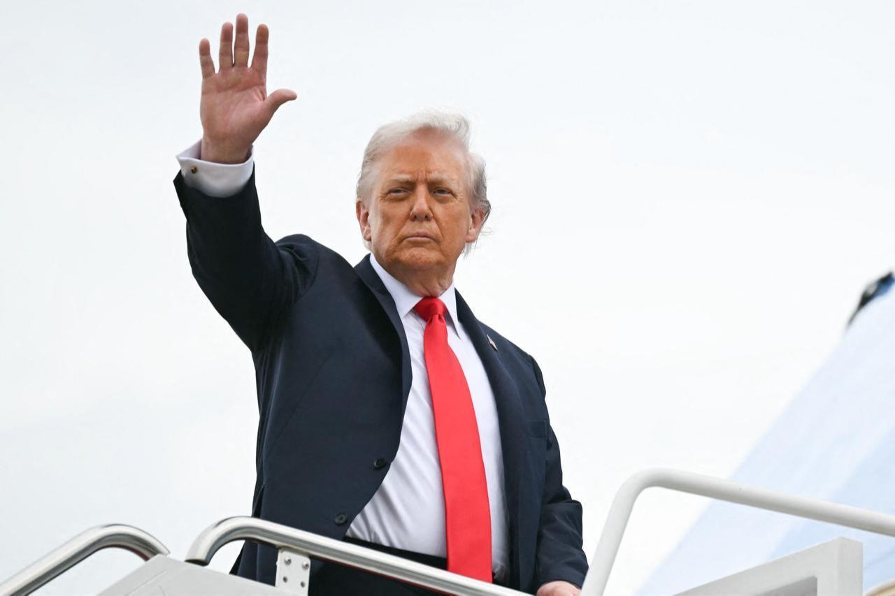 US President Donald Trump boards Air Force One at Joint Base Andrews, Maryland, Sep. 16, 2025. (AFP Photo)