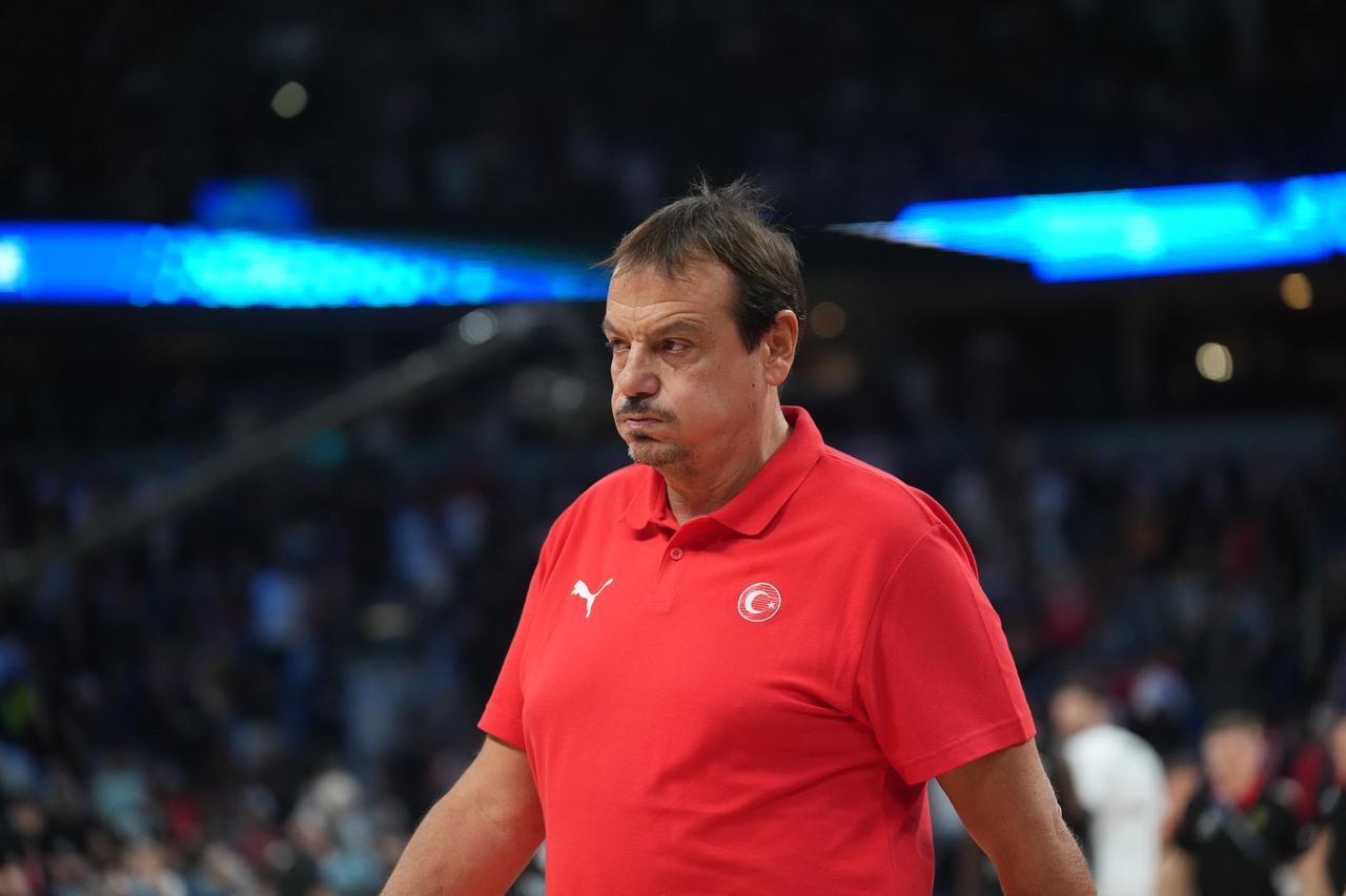 Türkiye's head coach Ergin Ataman reacts after the first half during the FIBA EuroBasket 2025 final basketball match between Türkiye and Germany in Riga, Latvia, September 12, 2025. (AFP Photo)
