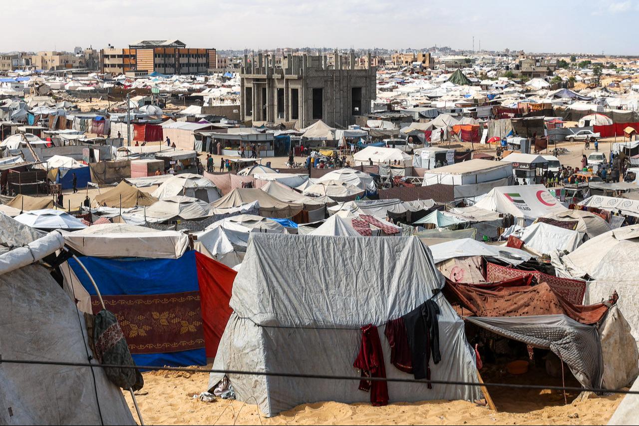 Tents sheltering Palestinians displaced by conflict are pictured in Khan Yunis in the southern Gaza Strip, Sept. 22, 2025. (AFP Photo)
