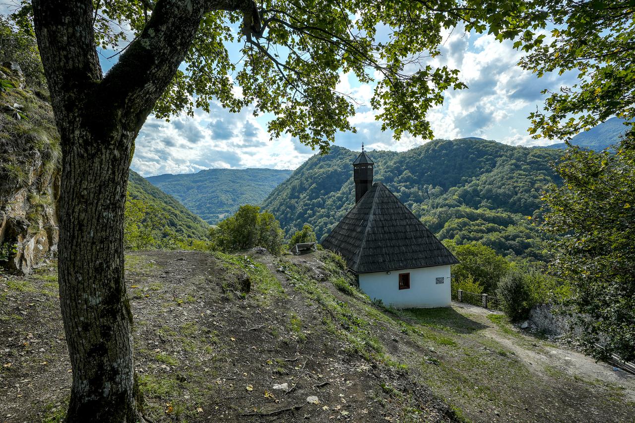 A view of Kuslat Mosque perched high above the valley near Zvornik, Bosnia and Herzegovina, Sept. 21, 2025 (AA Photo)