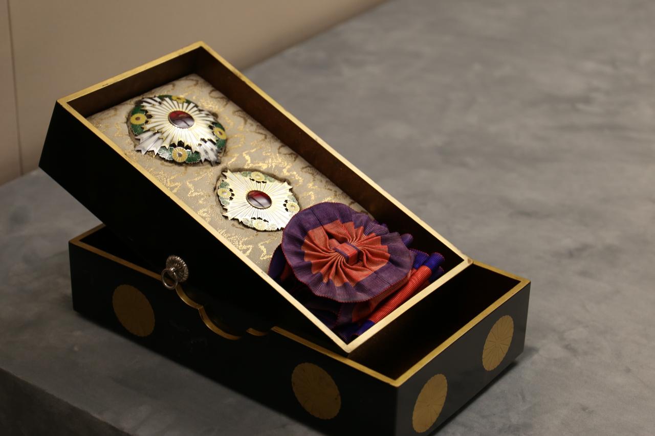 The Supreme Order of the Chrysanthemum, Japan’s highest decoration, gifted to Sultan Abdulhamid II, preserved in its original case, Feb. 25, 2020. (IHA Photo)
