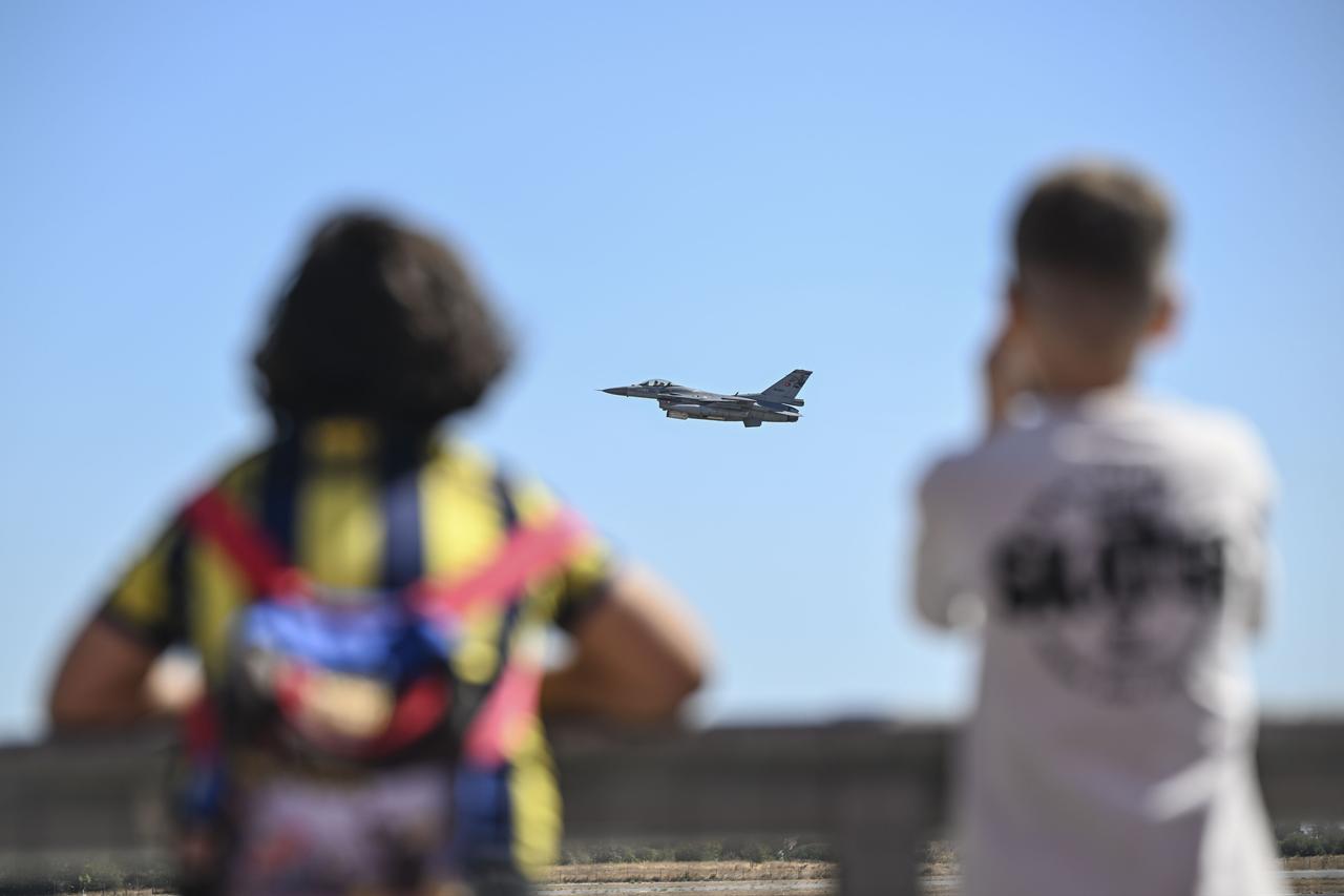 The KC-135 Asena and the 152nd Squadron perform demonstration flight over Istanbul Ataturk Airport during Türkiye's premier technology and aerospace event TEKNOFEST, organized under the leadership of the Turkish Ministry of Industry and Technology in Istanbul, Türkiye on Sept. 21, 2025. (AA Photo)