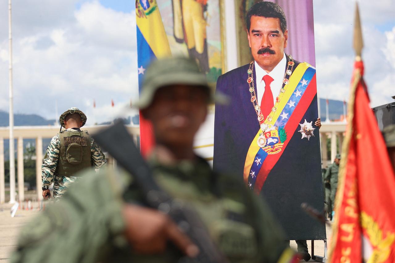 Members of the Bolivarian Armed Forces take part in a military exercise at Fort Tiuna in Caracas on Sept. 20, 2025. (AFP Photo)
