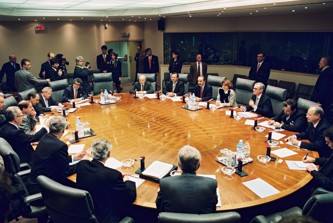 Meeting between Turkish delegation and EU delegation, led by Tansu Ciller and Jacques Delors respectively, accessed on Sep. 23, 2025. (Photo via European Union)
