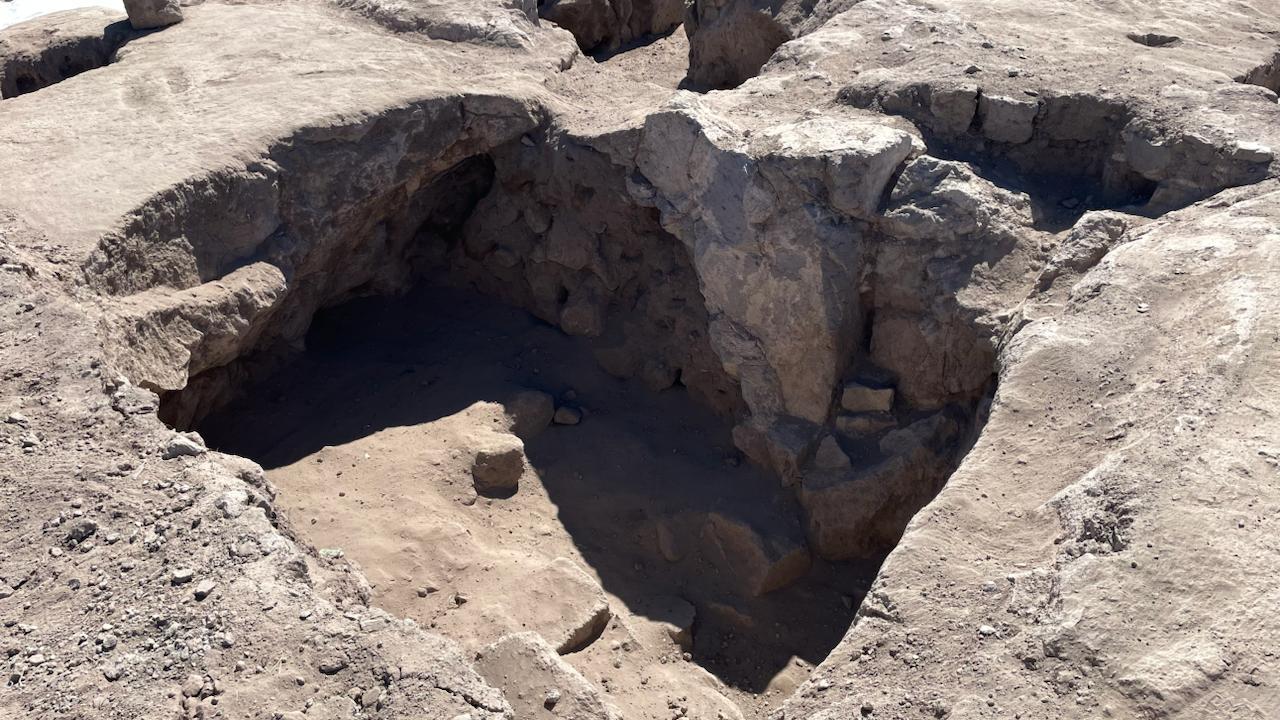 Excavation team uncover burial structure at the Late Roman–Early Byzantine mosaic site in Incesu, Kayseri, Türkiye, Sept. 23, 2025. (AA Photo)