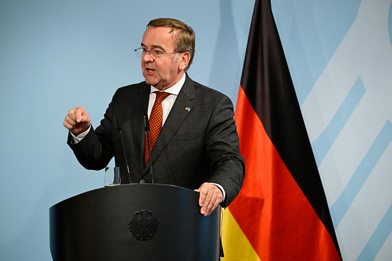 German Defence Minister Boris Pistorius (R) speaks and gestures during a joint press conference with Swedish Defence Minister in Berlin, on Sep. 23, 2025. (AFP Photo)