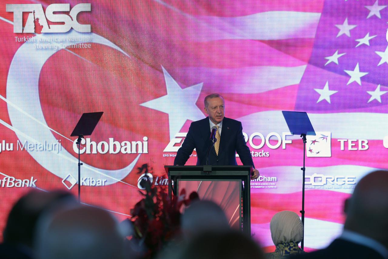 Turkish President Recep Tayyip Erdogan attends and delivers a speech at a dinner hosted by the Turkish-American National Steering Committee (TASC) as part of his visit to attend the 80th United Nations General Assembly in New York, U.S. on Sept. 22, 2025. (AA Photo)