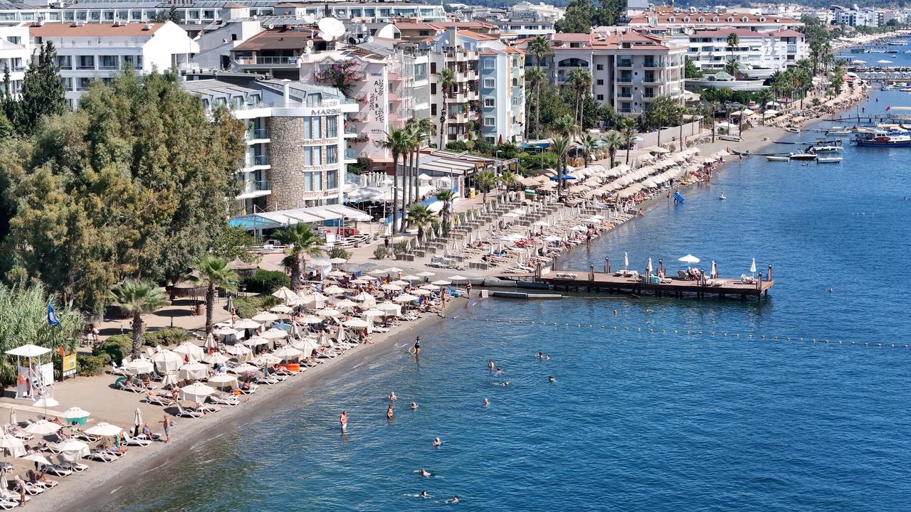 The continued warm temperatures in late September are maintaining significant visitor activity at Mugla’s seaside resorts and beaches. Mugla, Türkiye, September 22, 2025. (AA Photo)
